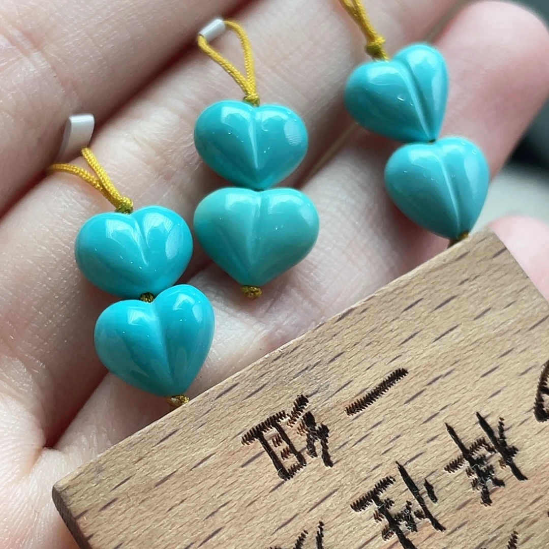绿松石未镶嵌颈饰