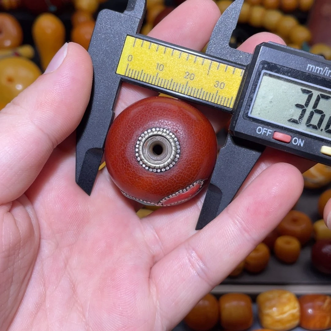 琥珀未镶嵌裸石饼子