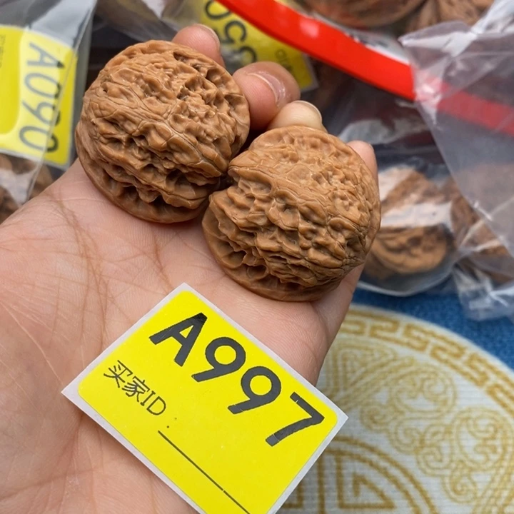 文玩核桃吊坠核桃