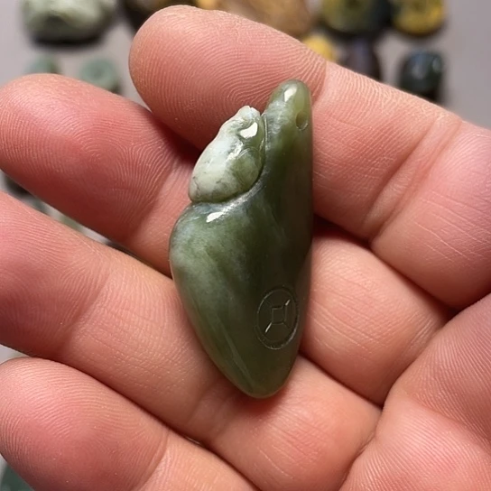 岫岩河磨玉（透闪石质玉）未镶嵌挂件