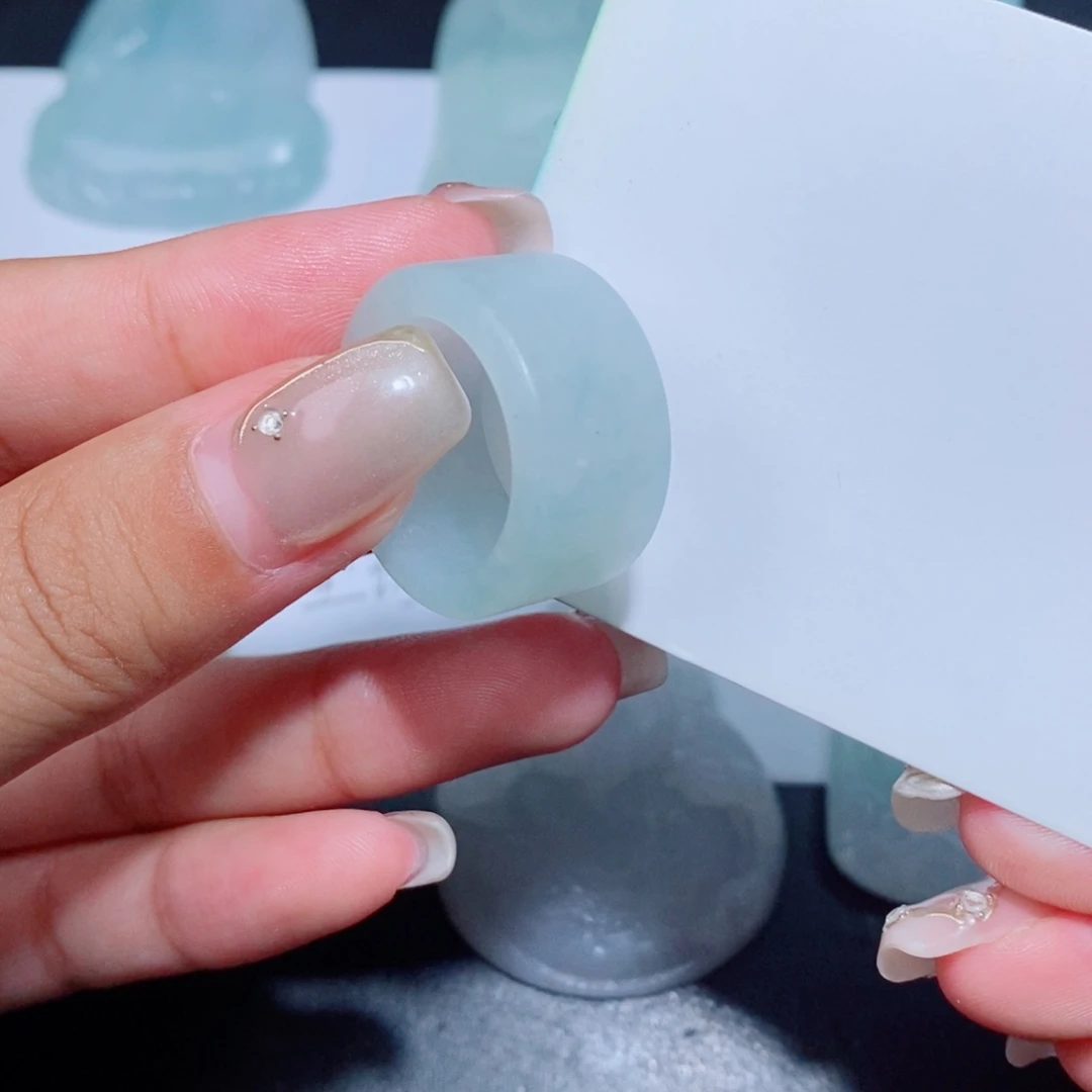 定制翡翠未镶嵌吊坠