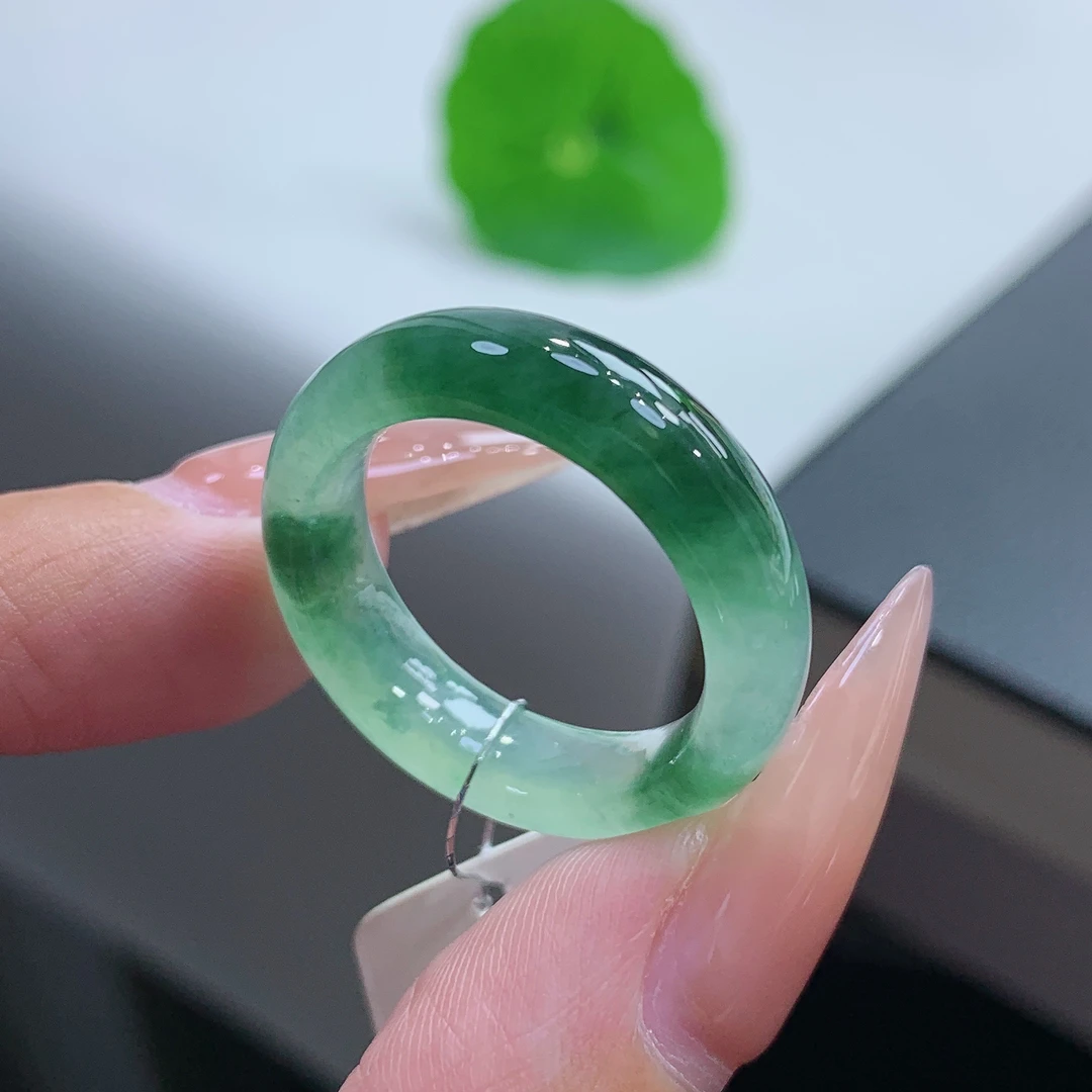 19-20号 缅甸天然翡翠 冰飘绿辣绿翡翠戒指戒圈 18.8-6.3-3.9mmA1