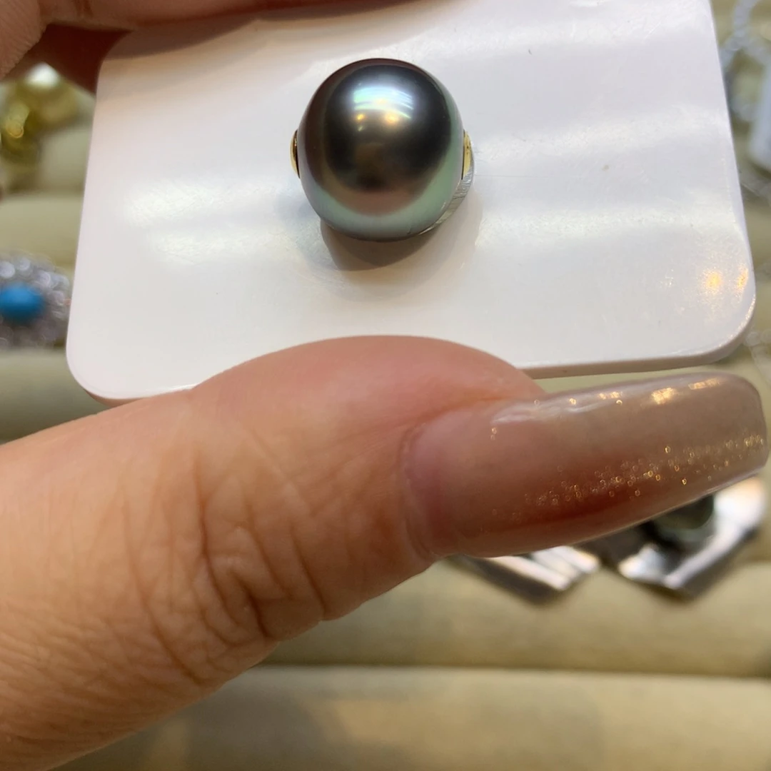 颈饰18K金镶嵌海水珍珠