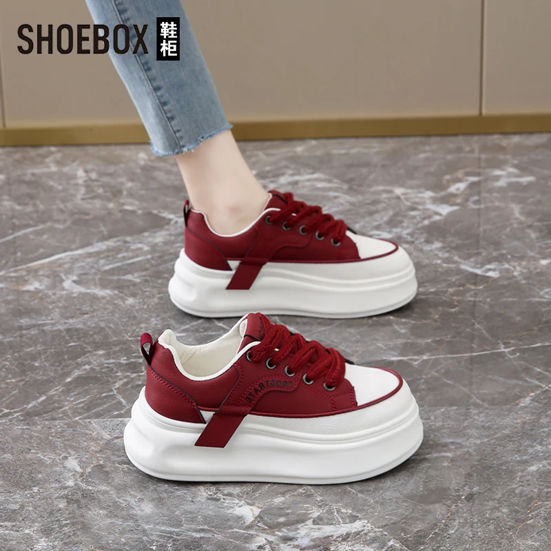 达芙妮集团旗下红色厚底鞋女2025新款春季百搭小白鞋皮面休闲板鞋