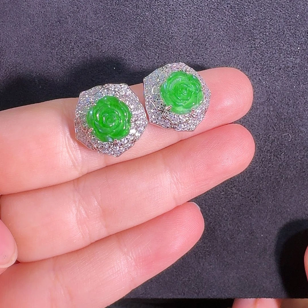 翡翠未镶嵌耳饰玫瑰