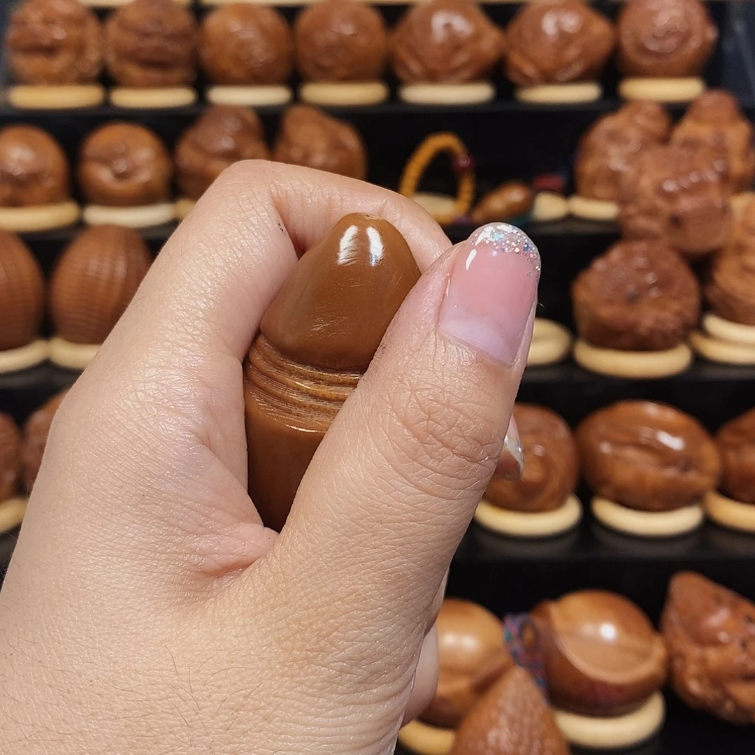 M***熊橄榄核把件手握大权单000778899