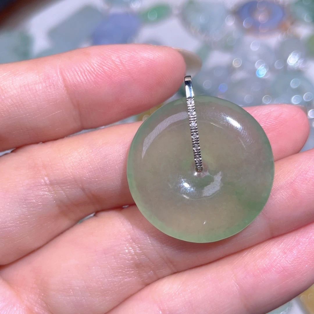 颈饰18K金镶嵌翡翠翡翠