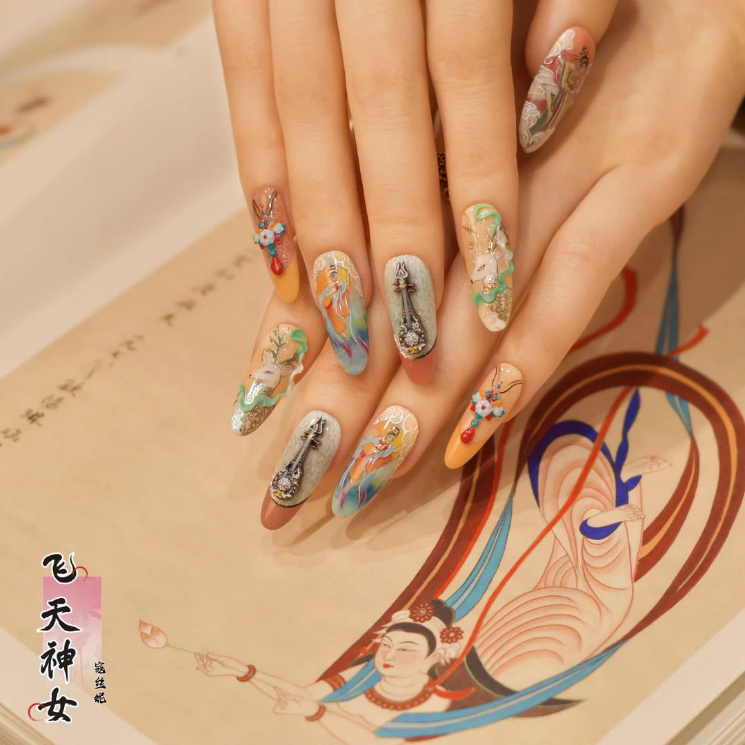 手绘痛甲@【飞天神女】寇丝妮 纯手工穿戴式美甲