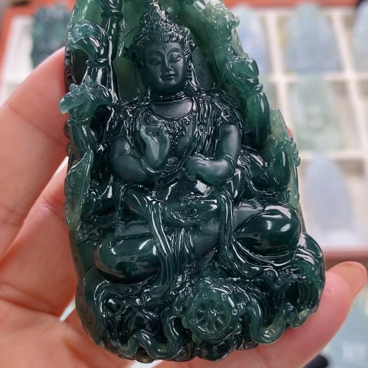颈饰未镶嵌翡翠顺**张翡翠