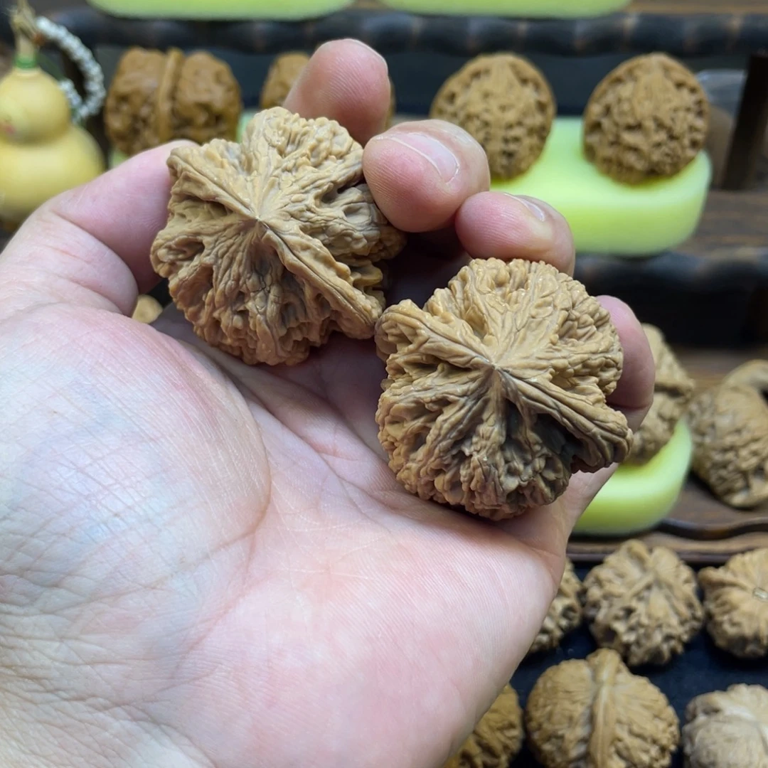 ****光文玩核桃吊坠粗筋