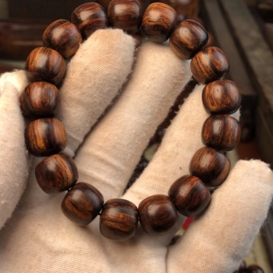 黄花梨/降香黄檀把件漂**人