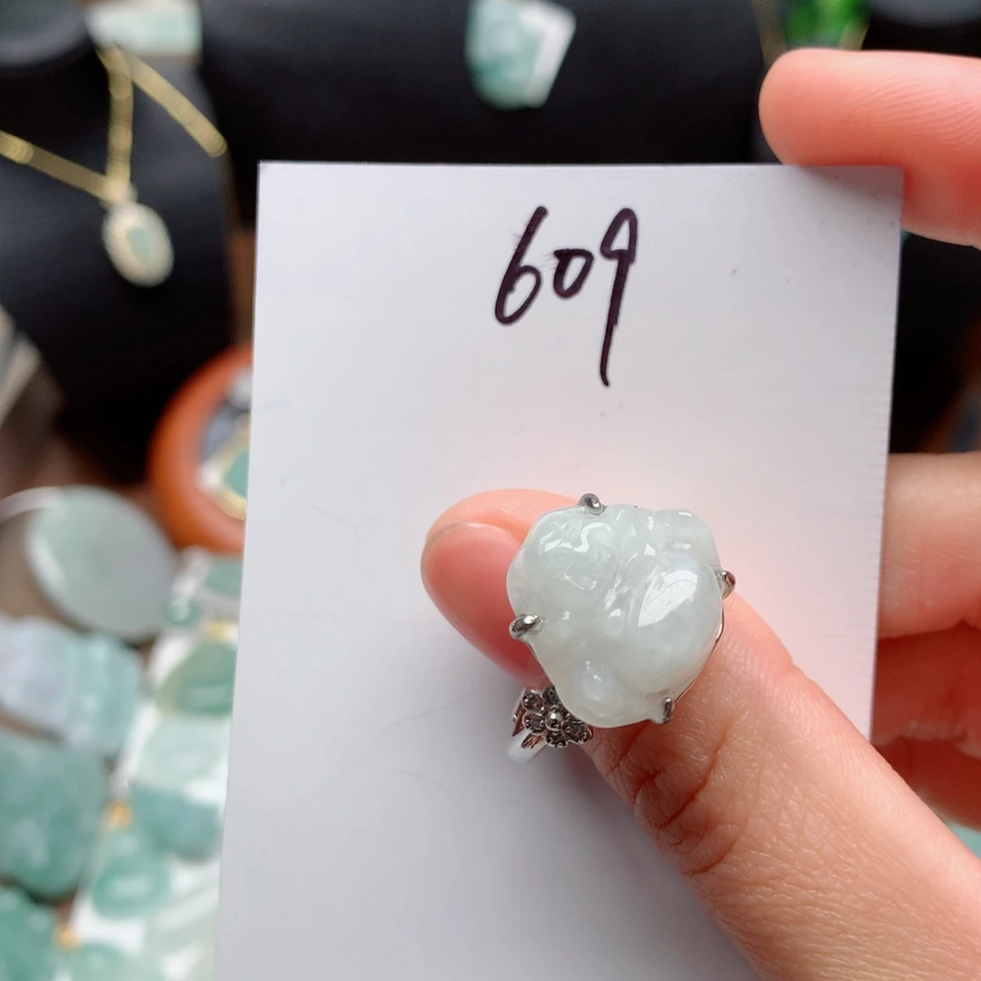 翡翠颈饰合金吊坠