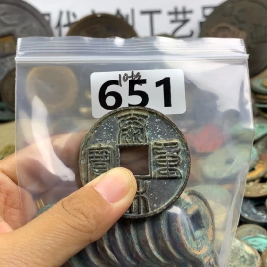 和***尘铜现代文创工艺品