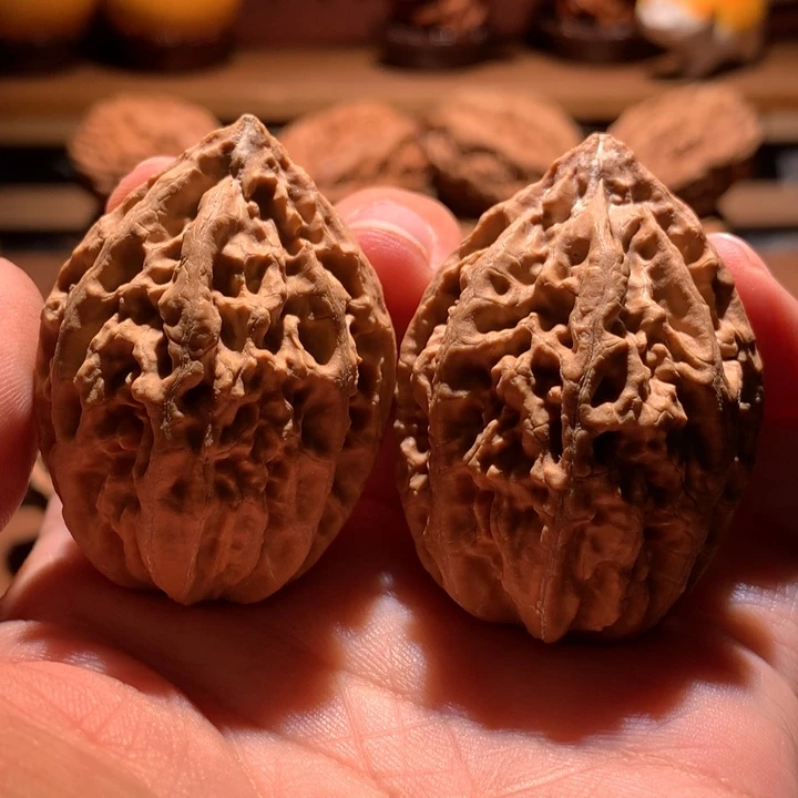 文玩核桃吊坠楸玥核120