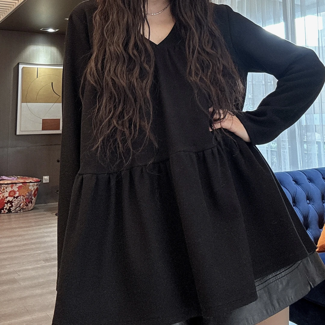 【周周家】黑色羊毛V 领百搭娃娃款定制上衣