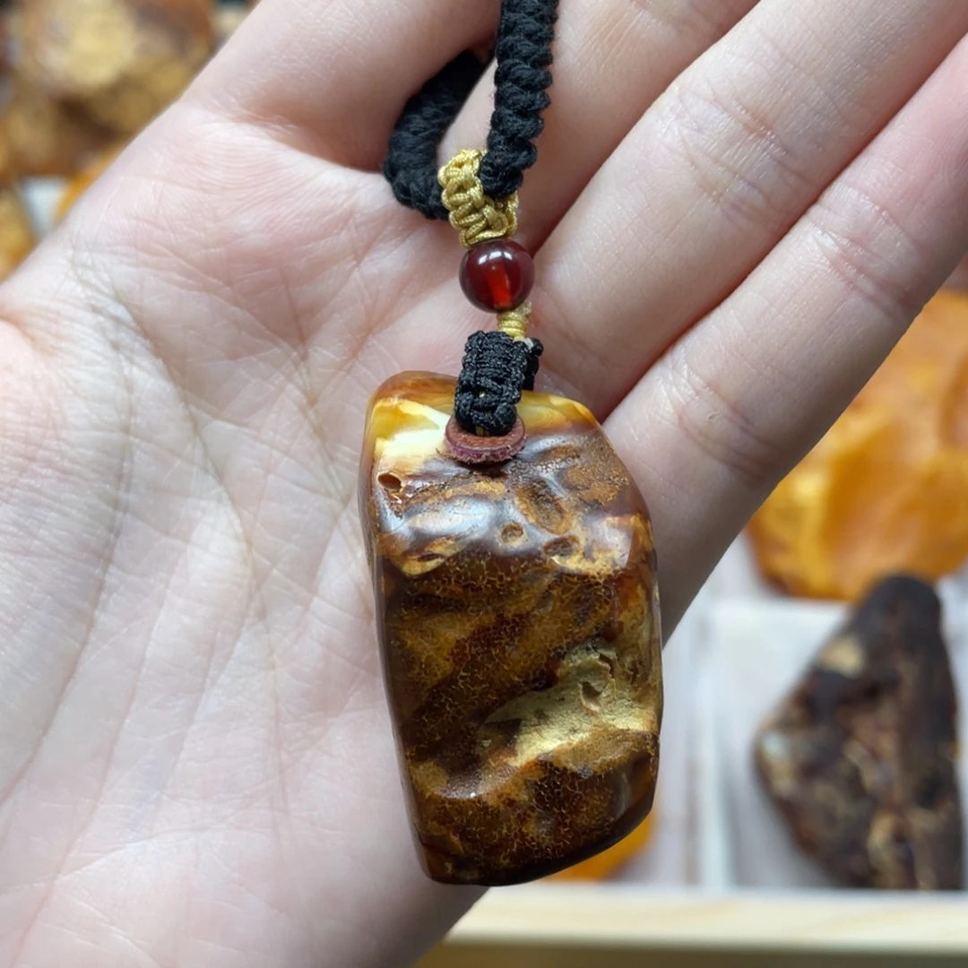 琥珀珠宝奇石未镶嵌