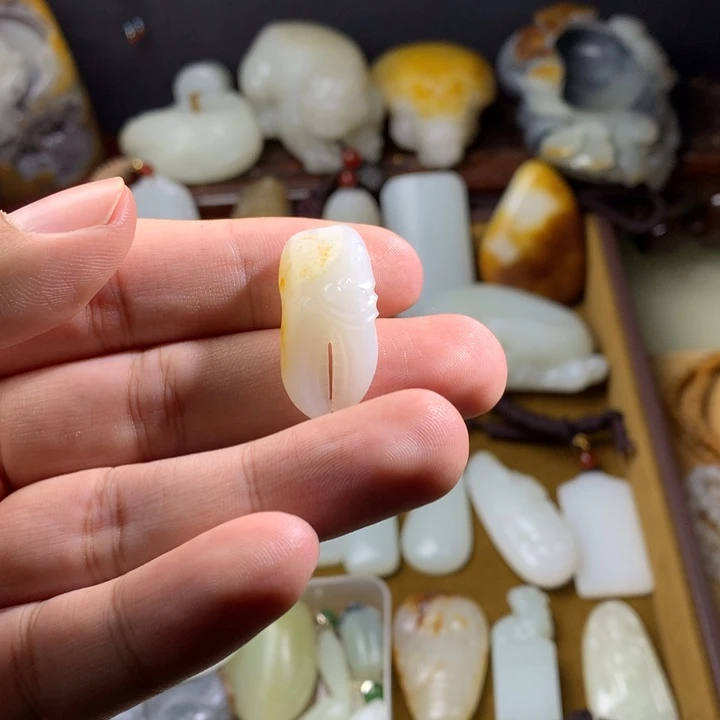 和田玉未镶嵌挂件