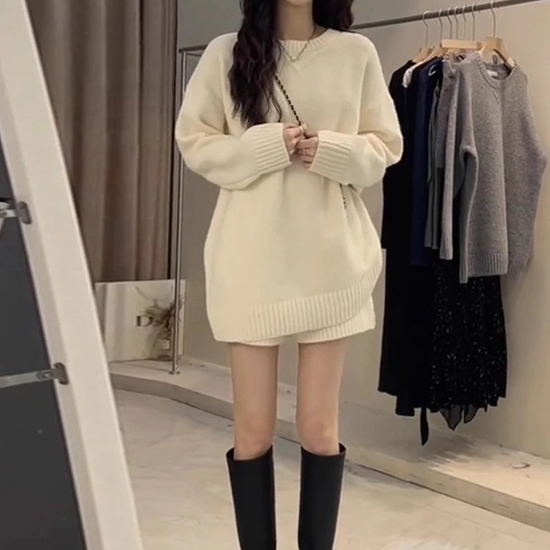休闲套装女两件套针织毛衣短裤2026冬时尚显瘦设计感百搭新款套装
