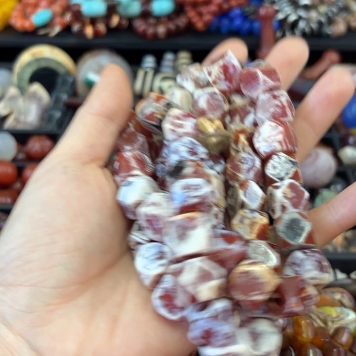 业***勤玛瑙/玉髓未镶嵌颈饰