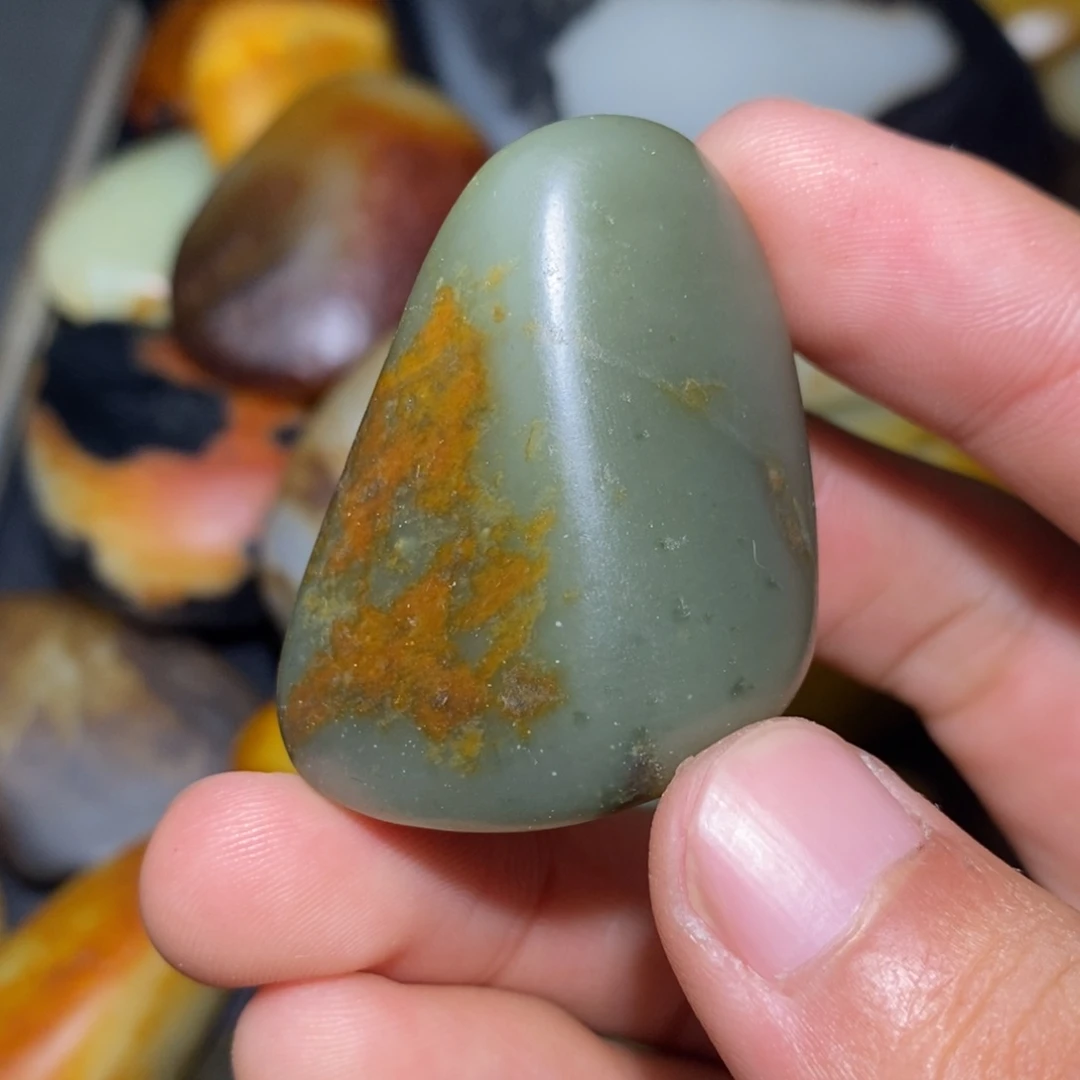 和田玉未镶嵌珠宝奇石