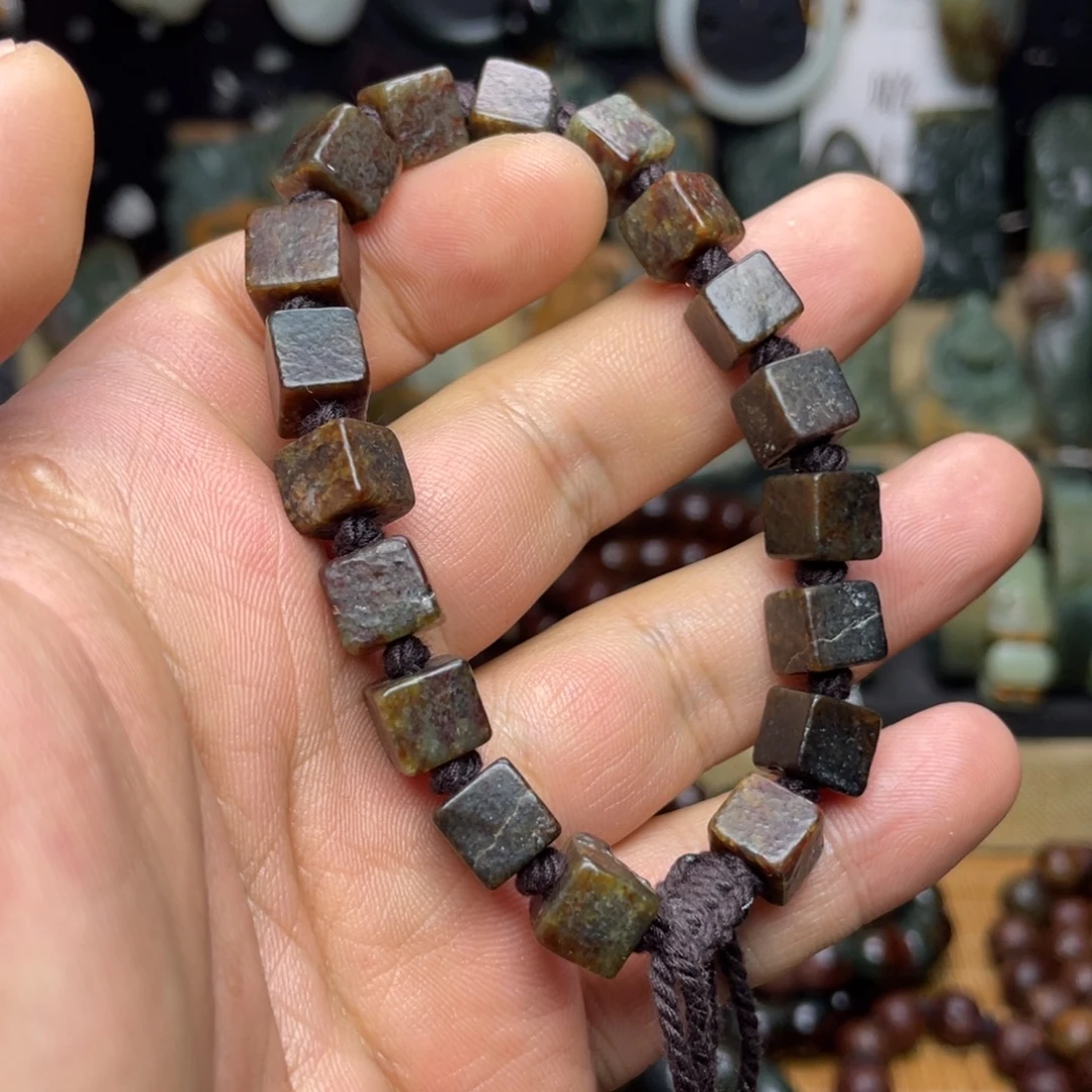 岫岩河磨玉（透闪石质玉）未镶嵌颈饰卡9