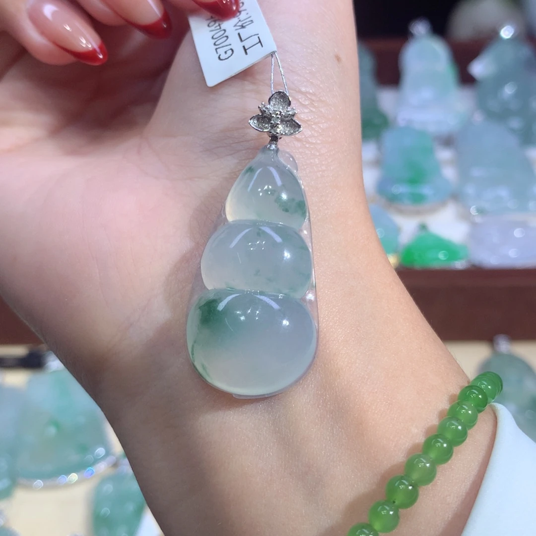 吊坠(不含链)18K金镶嵌翡翠