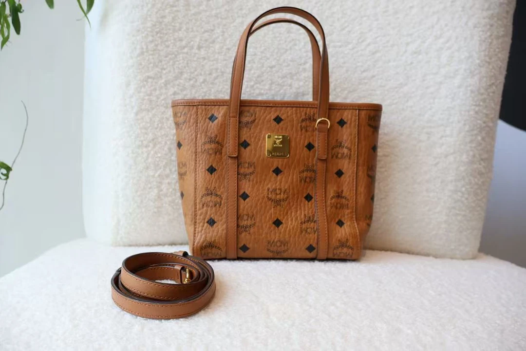 99新 MCM 奢品阁/MCM干邑色菜篮子