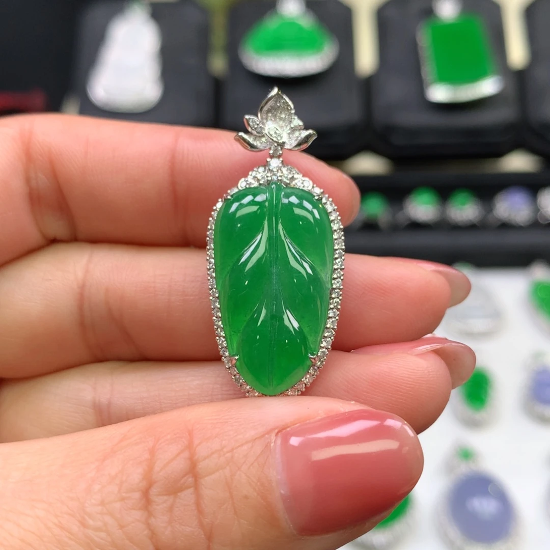 翡翠吊坠(不含链)18K金镶嵌