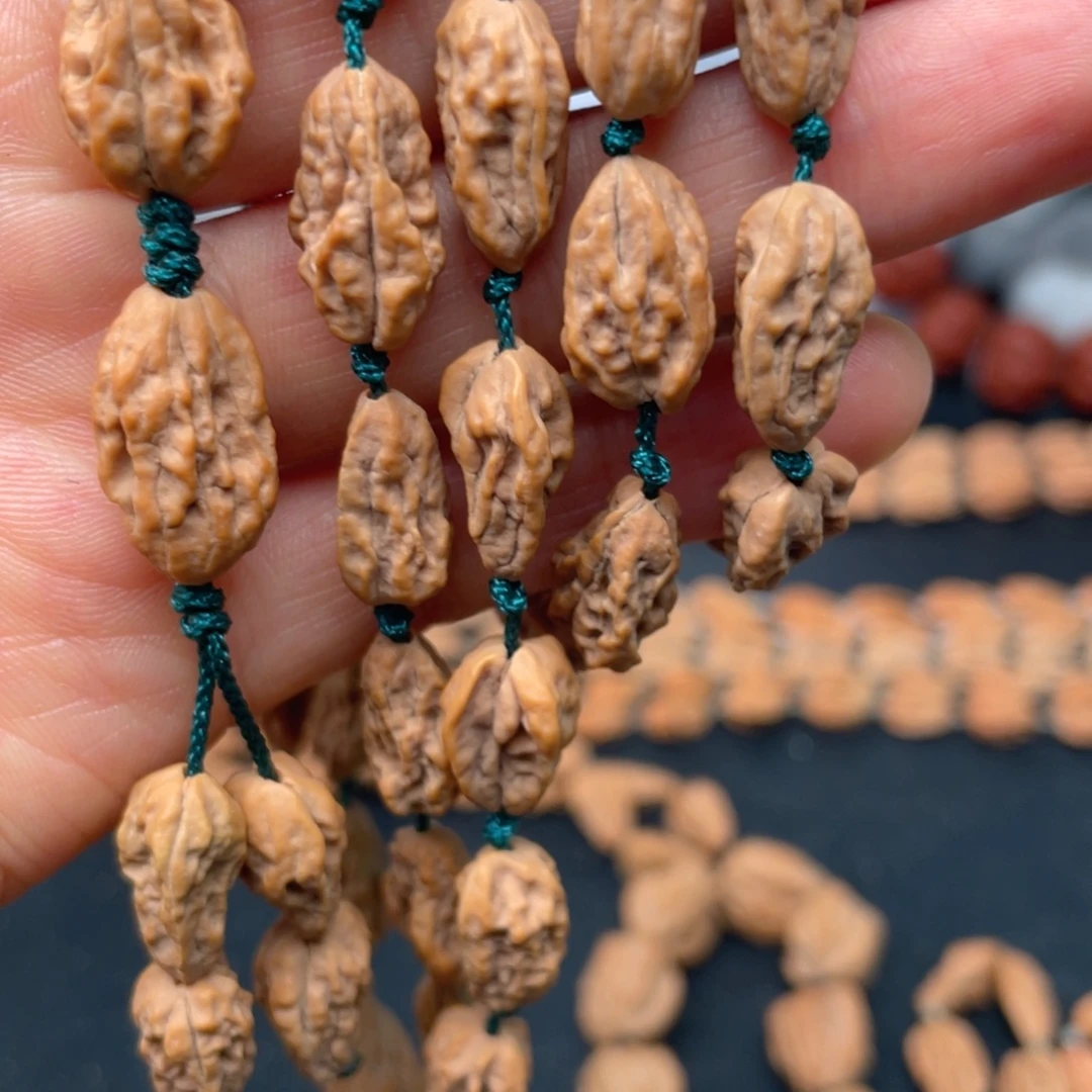 俏***哥吊坠文玩核桃异形