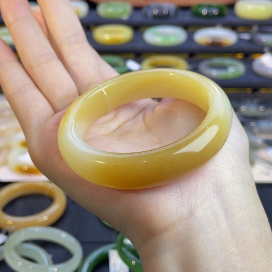 和田玉未镶嵌手镯-很甜！糖渐变