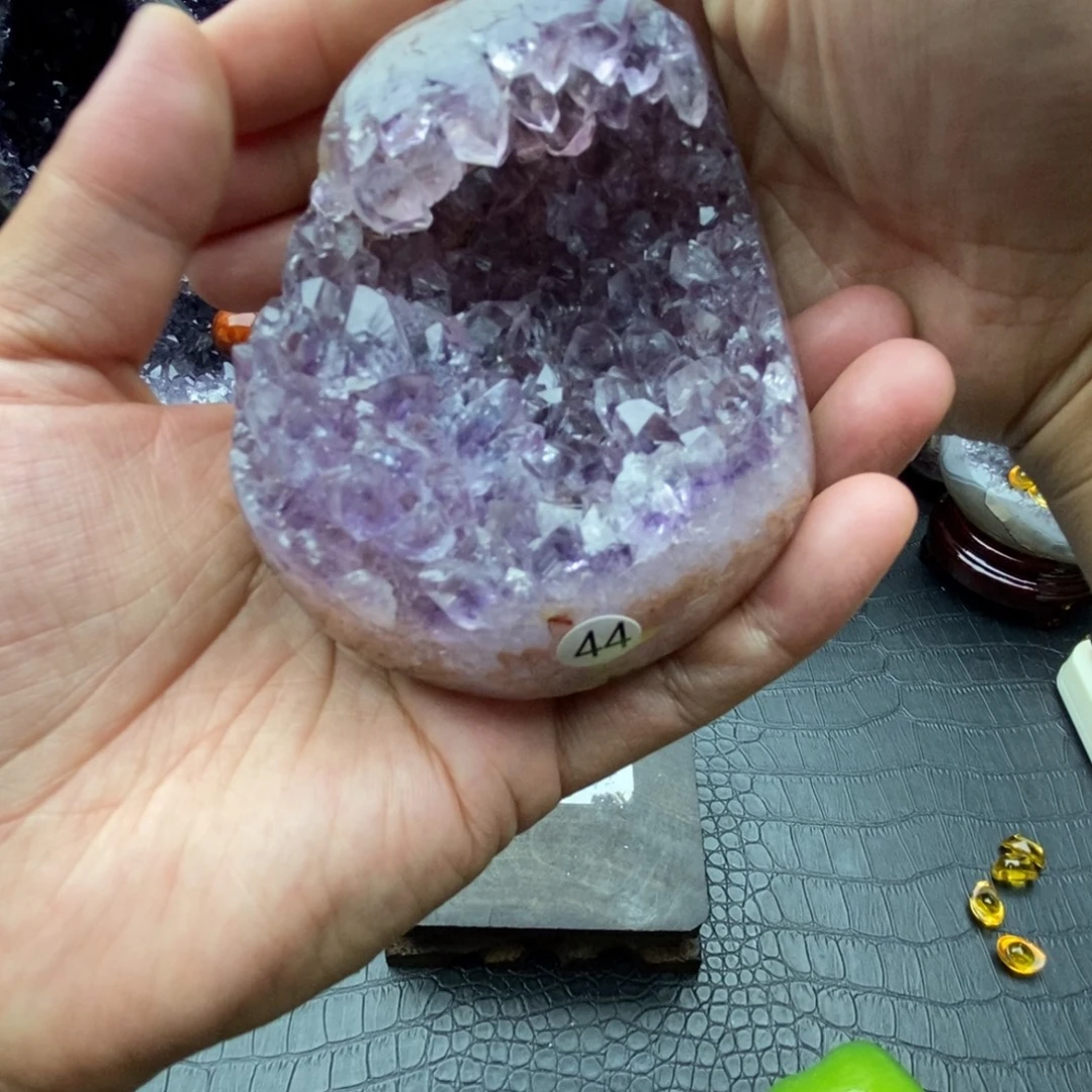紫晶未镶嵌大型摆件（非配饰）