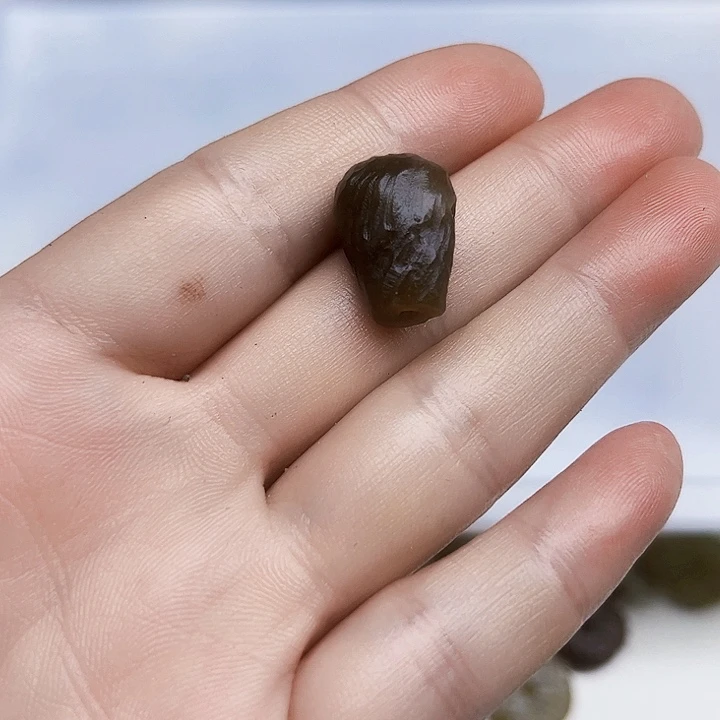 呀***六和田玉（糖玉）未镶嵌珠宝半成品