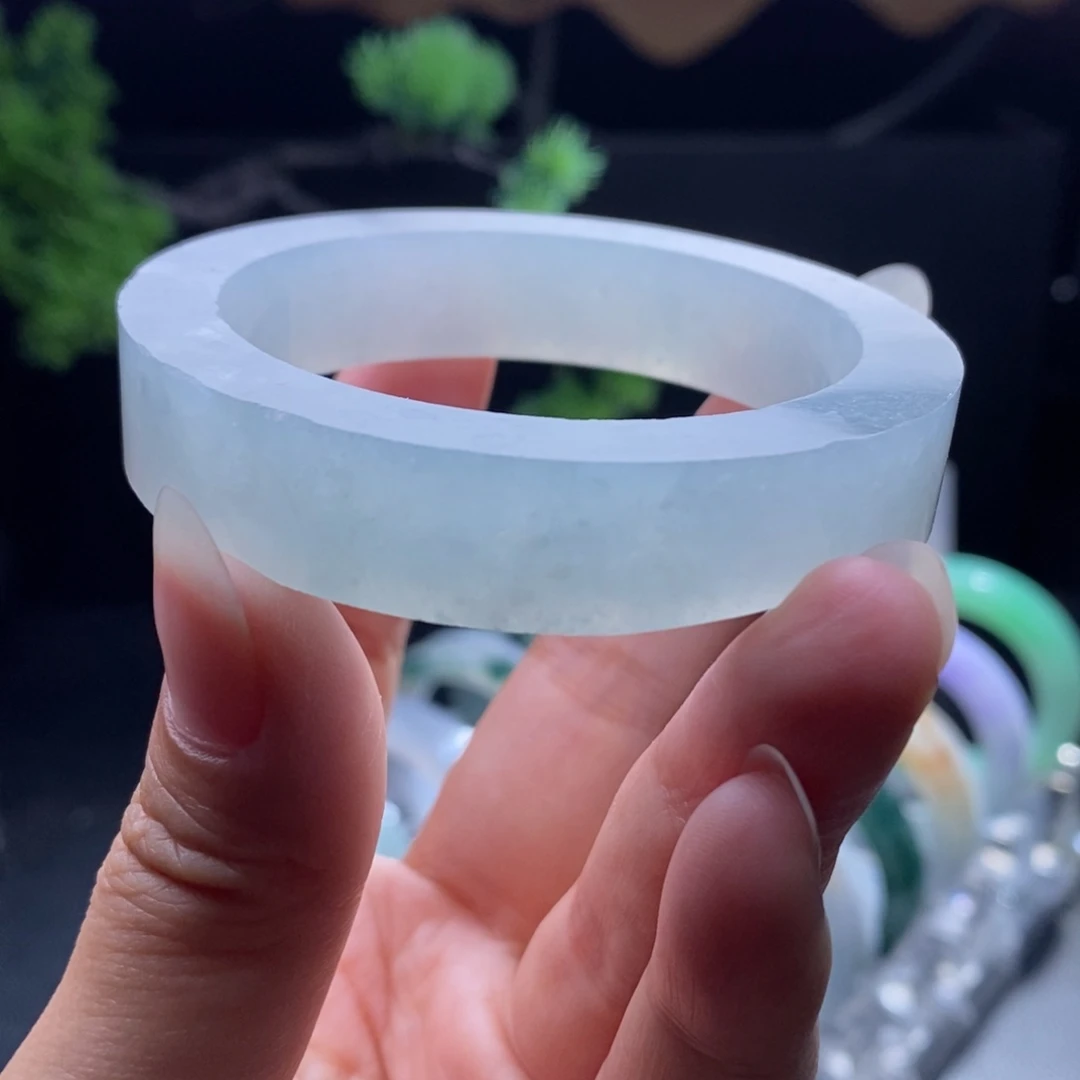 定制翡翠未镶嵌翡翠手镯