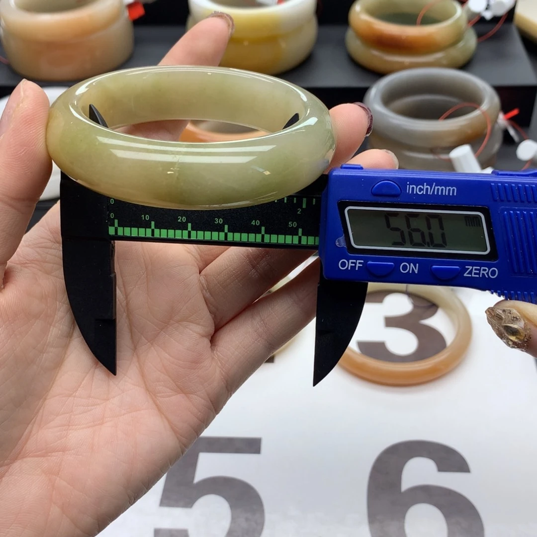 【闪购商品】石英质玉手镯足银镀金镶嵌