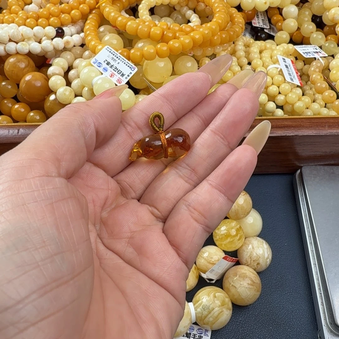 琥珀未镶嵌珠宝奇石