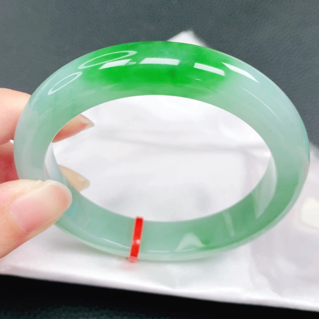 翡翠未镶嵌手镯58圈