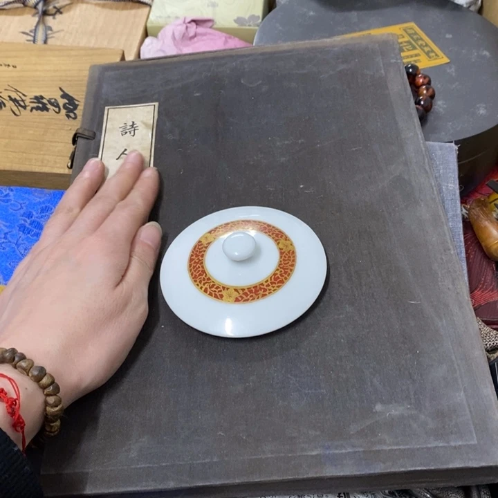 瓷片哈中古工艺品一件