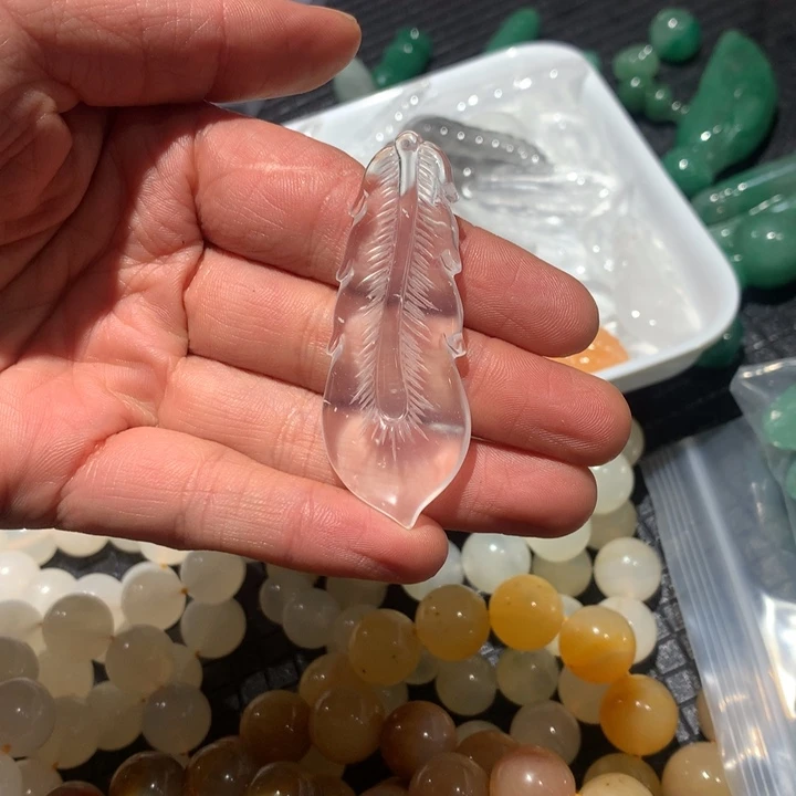 石英质玉（黄龙玉）未镶嵌颈饰