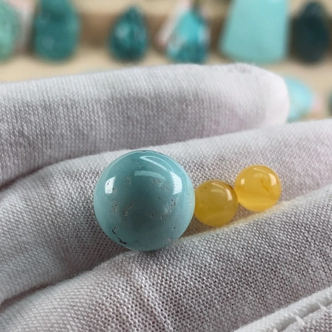 琥珀珠宝奇石未镶嵌