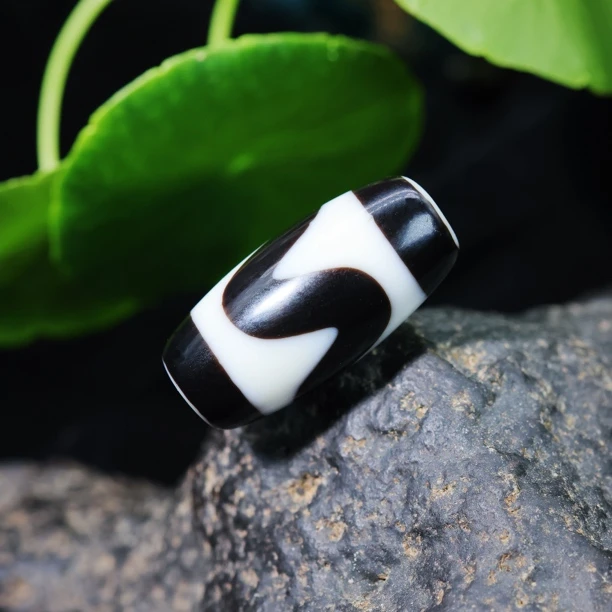 台湾天珠虎牙黑白文玩配饰小尺寸配饰男女款手串项链正宗玛瑙单珠