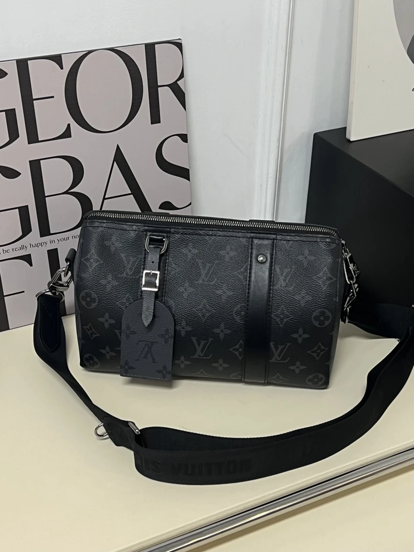 95新 LouisVuitton/路易威登 9624 黑银老花keepall斜挎包芯片款