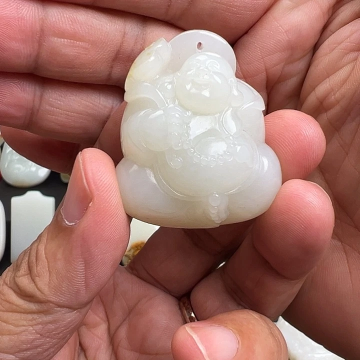 明***！和田玉未镶嵌颈饰