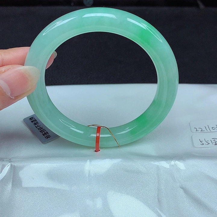 翡翠未镶嵌手镯55圆082