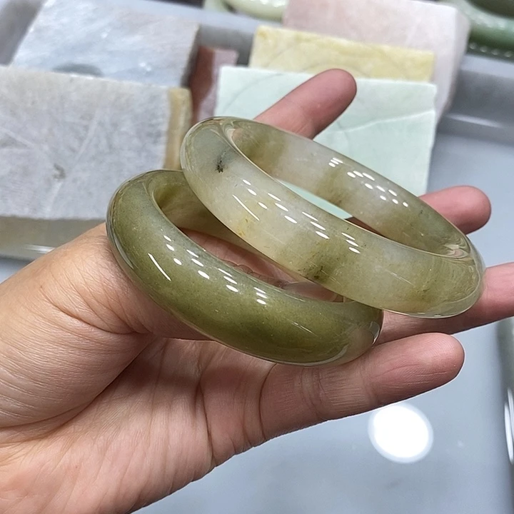 石英质玉抹茶绿未镶嵌