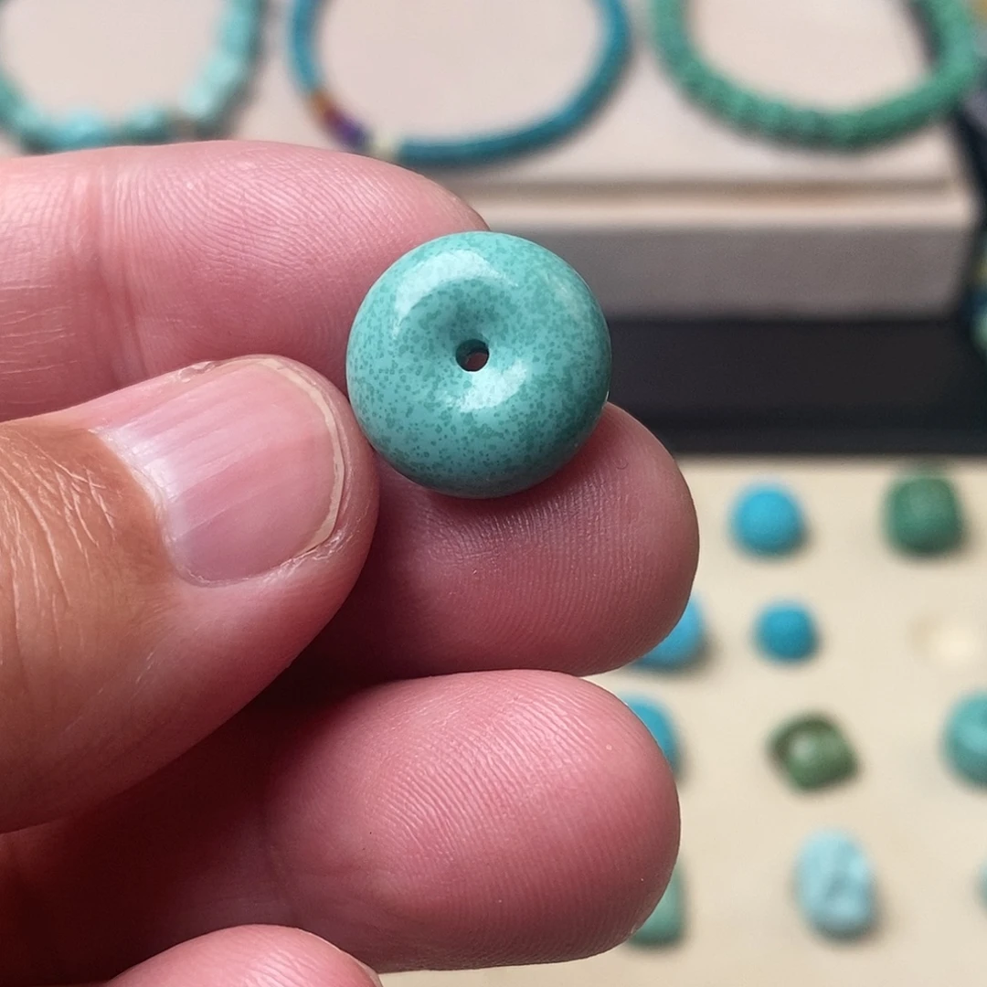 绿松石未镶嵌颈饰