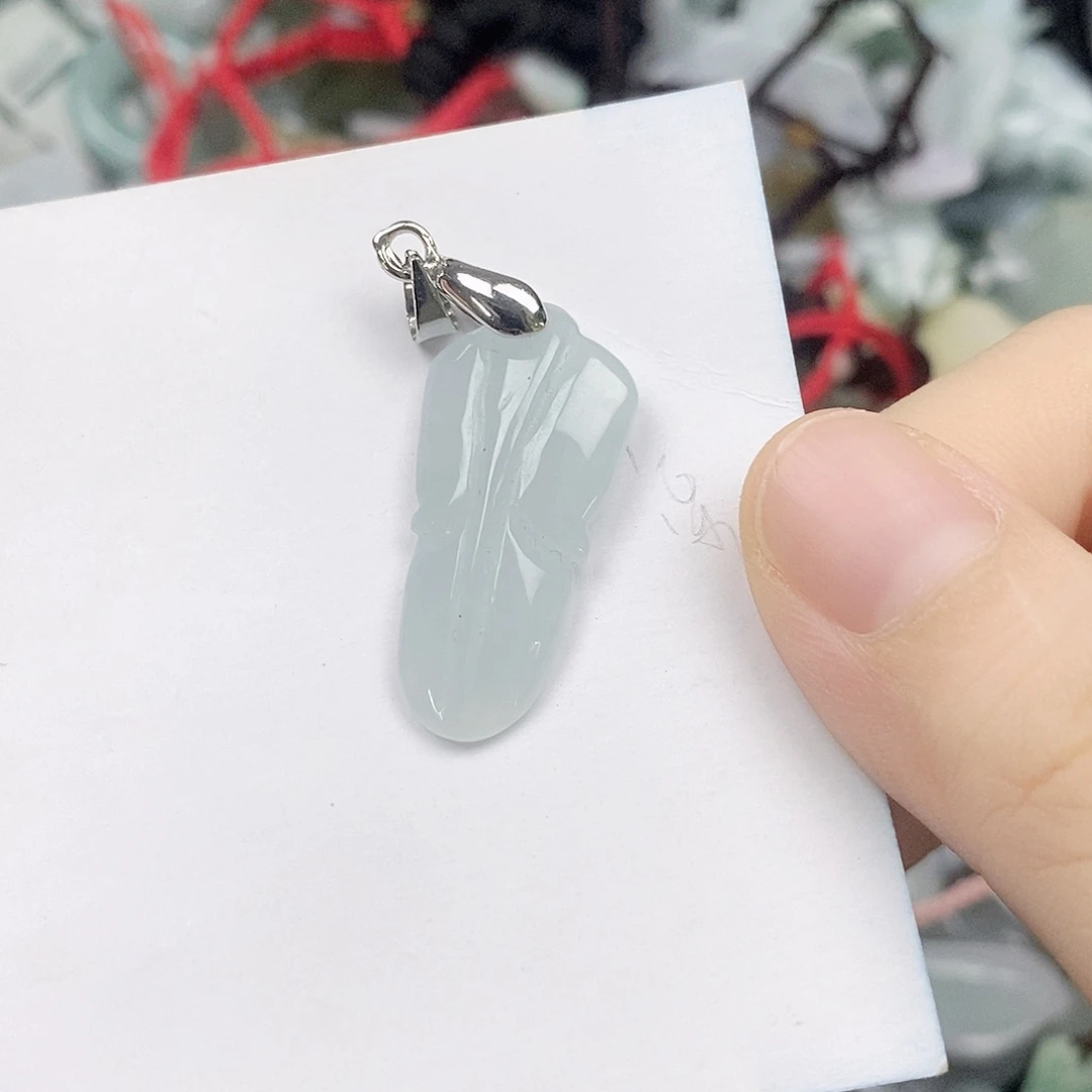 翡翠未镶嵌颈饰叶子