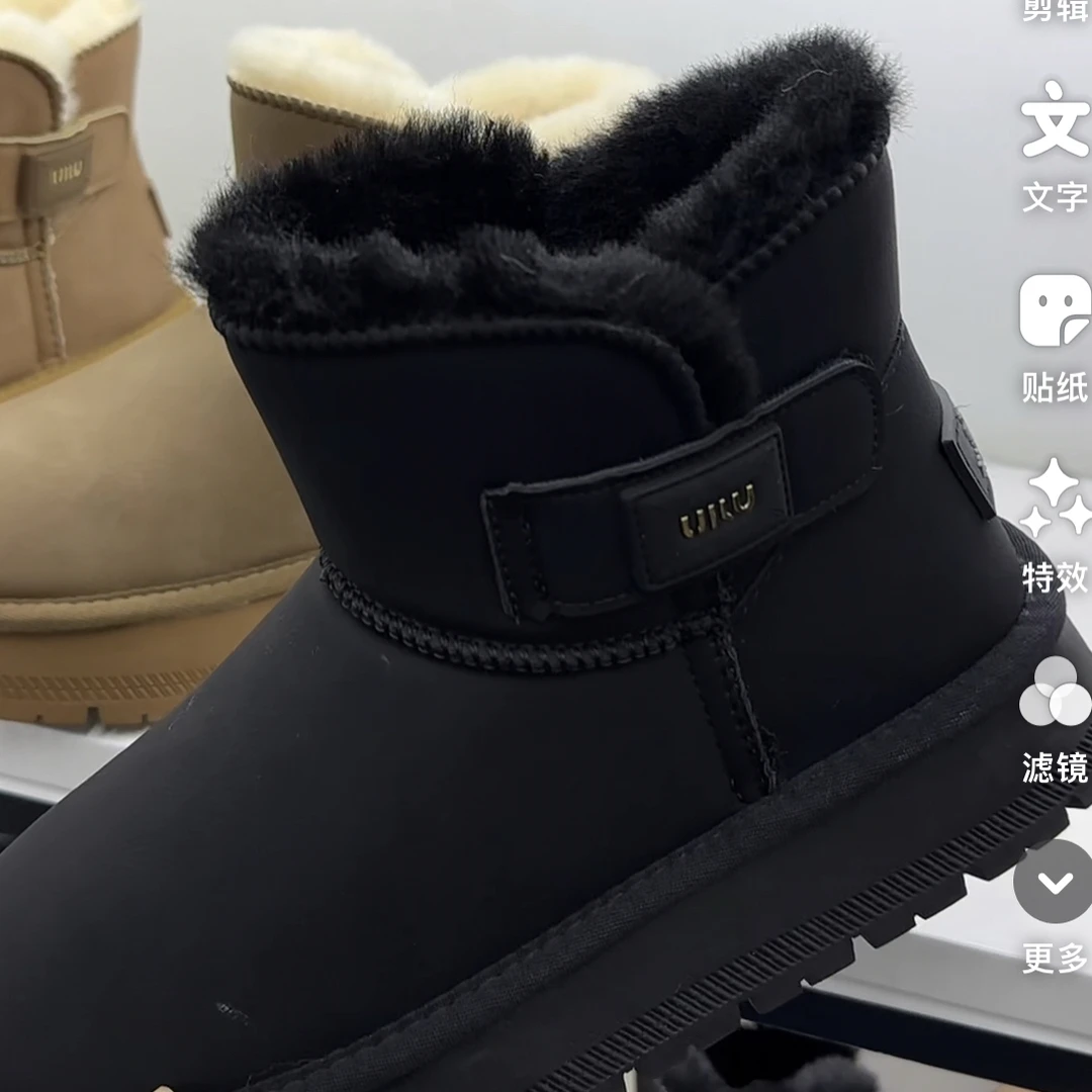 防滑冬季保暖中等承托时尚雪地靴黑色短筒靴子