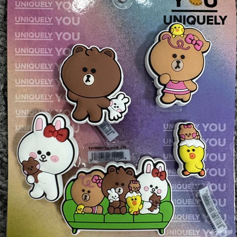 卡通布朗熊Friends洞洞鞋鞋花可爱DIY鞋扣装饰时尚百搭拍配饰