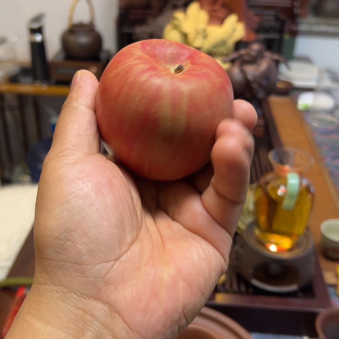 茶宠紫砂紫砂茶宠摆件。
