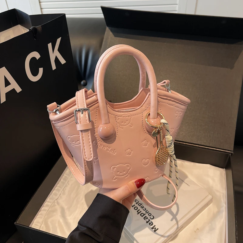 【韩系小熊 菜篮子】高级感洋气新款潮流时尚单肩包可爱流行粉色